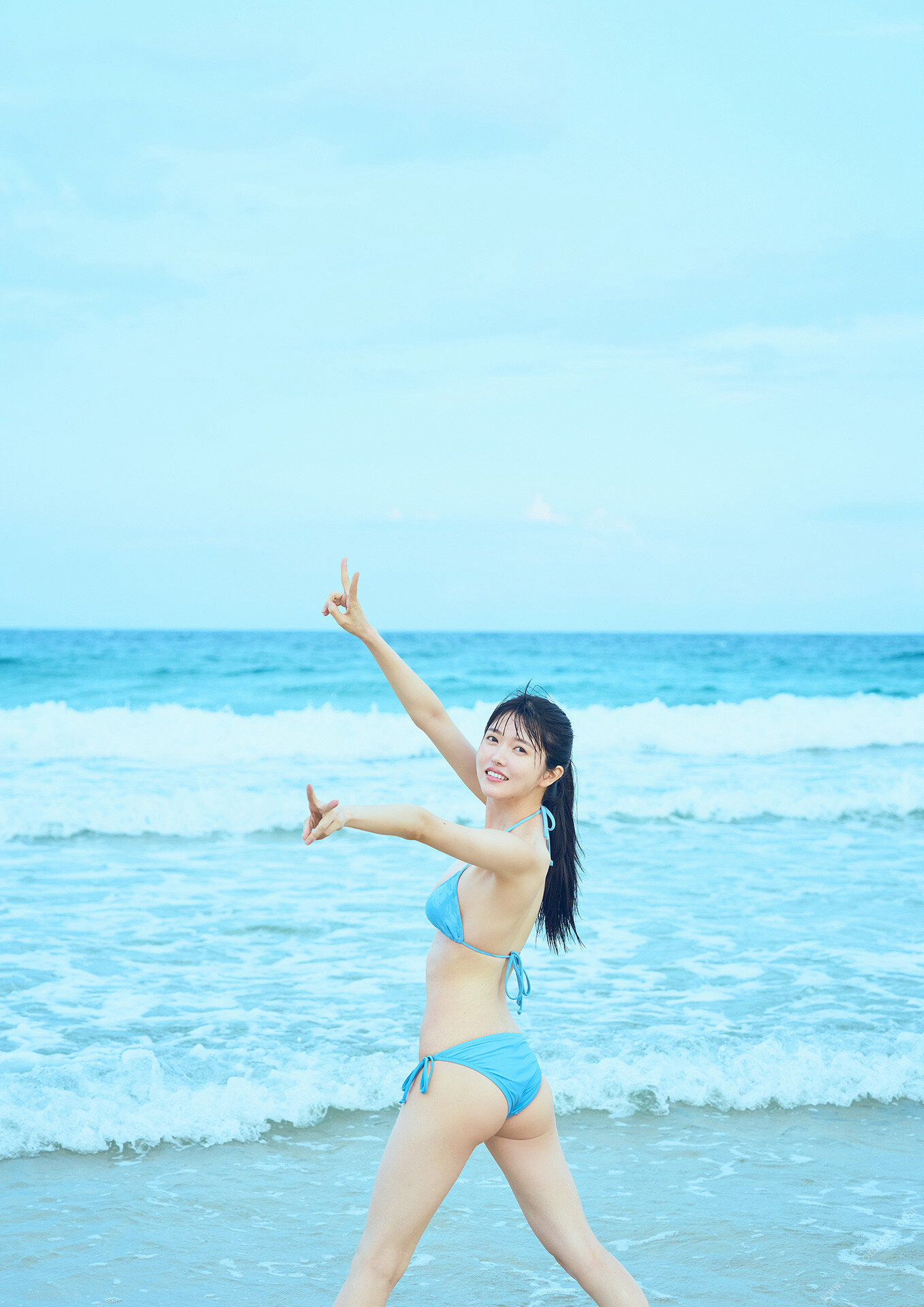 Azusa Onodera 小野寺梓, 1st 写真集 「偶像に生きる」 Set.01