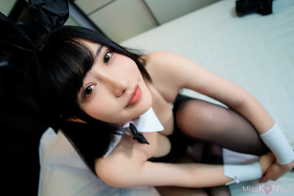 Coser@糖果果Candy_ 黑胶兔兔1