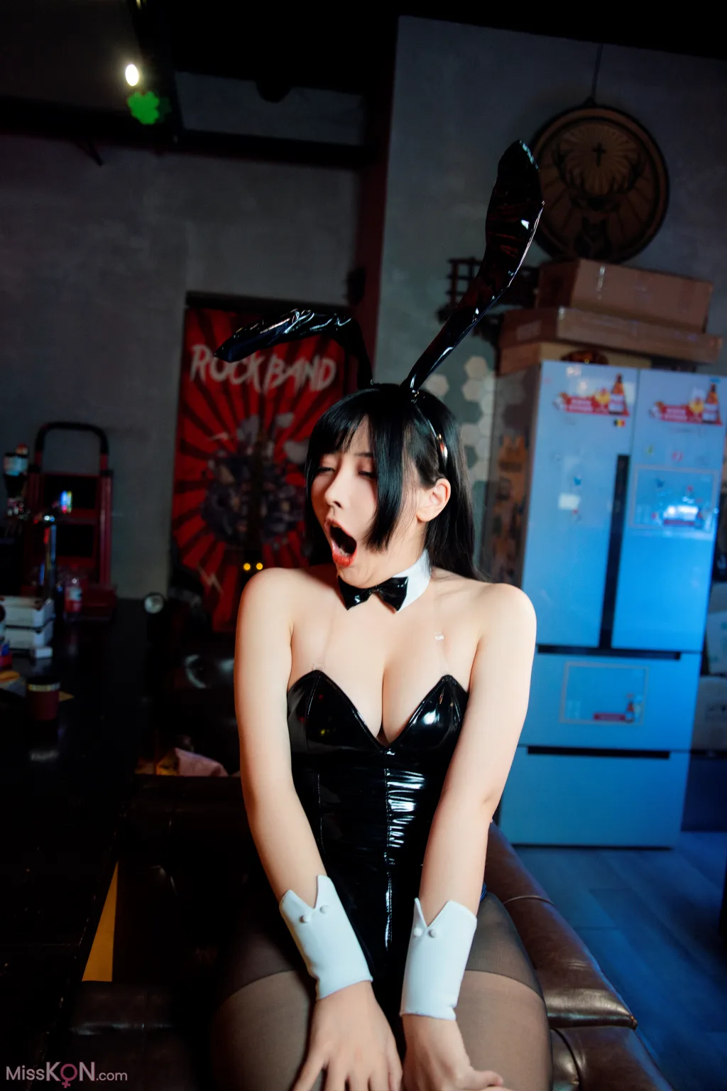 Coser@糖果果Candy_ 黑胶兔兔2