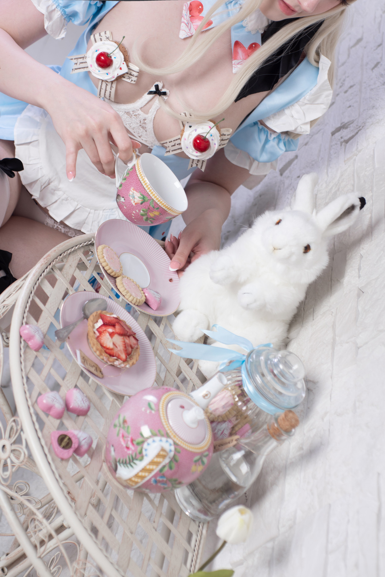 Cosplay Candy_Ball Alice in Easterland