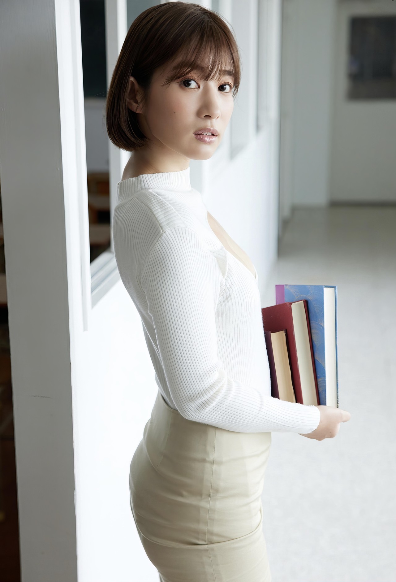 Mai Ishioka 石岡真衣, 解禁グラビア写真集 先生のこと、好きになってくれた