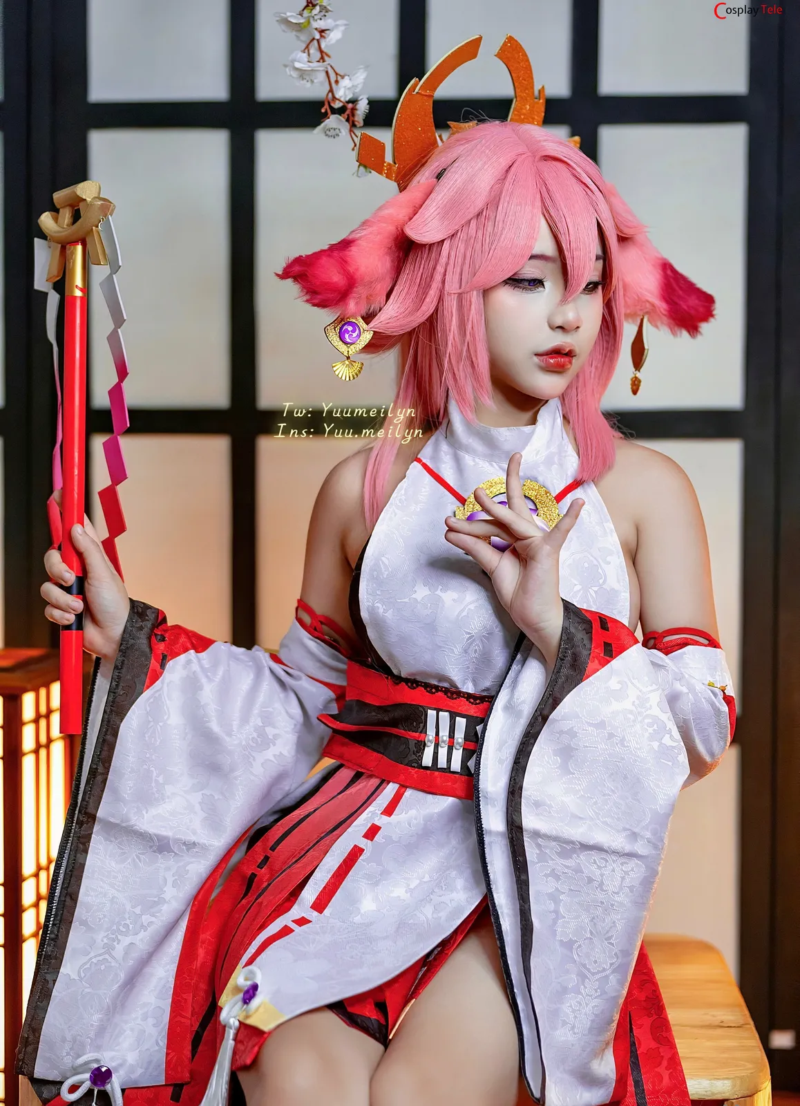 Meiilyn (yuumeilyn) cosplay Yae Miko – Genshin Impact