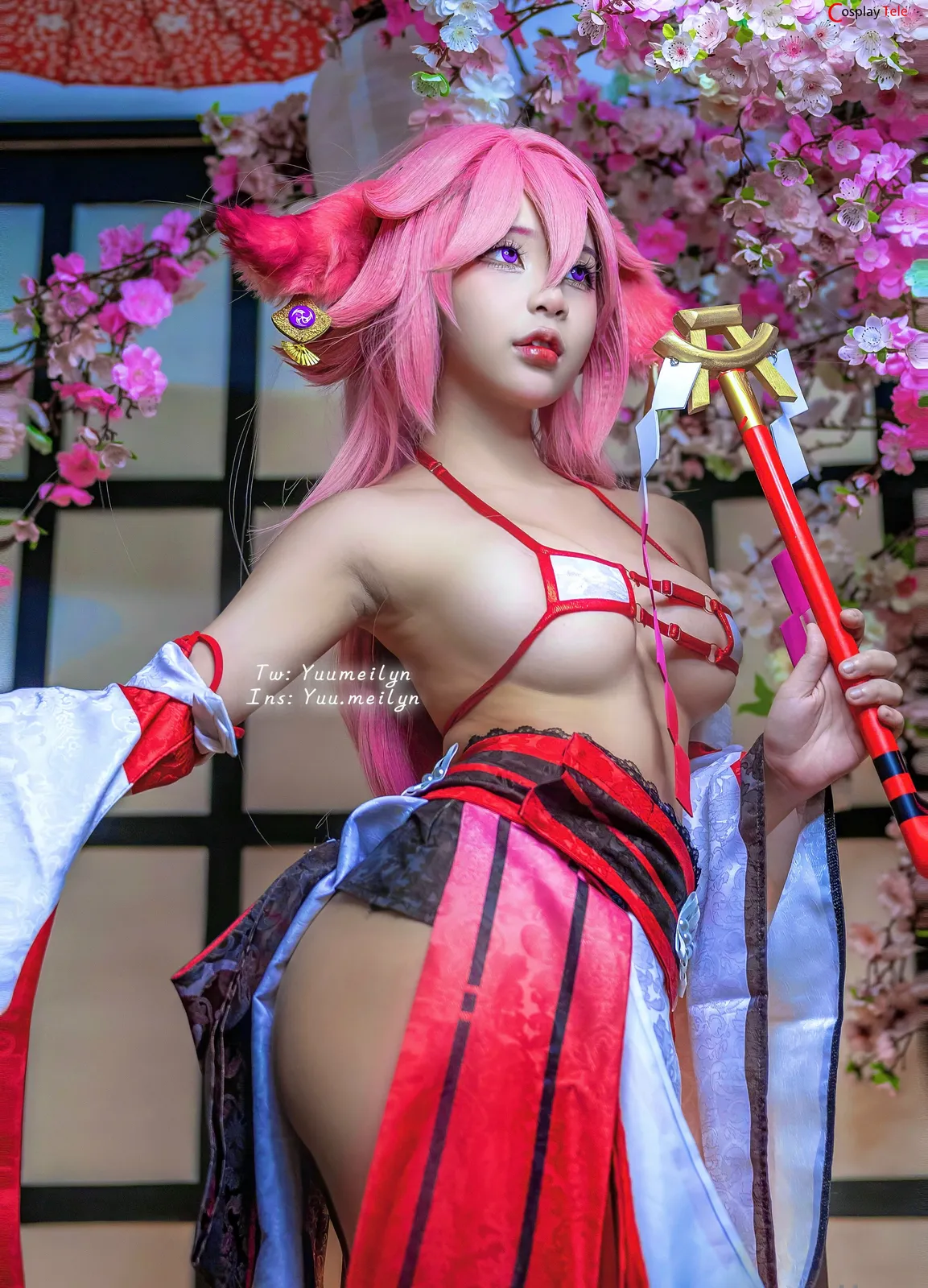 Meiilyn (yuumeilyn) cosplay Yae Miko – Genshin Impact