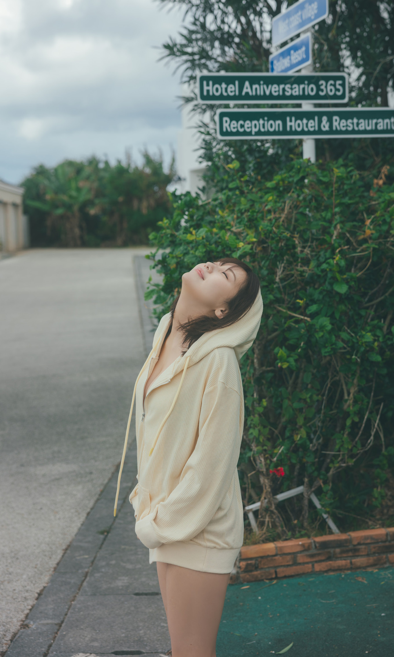 Miku Tanaka 田中美久, 周プレ Photo Book 「キミの街まで」 Set.02