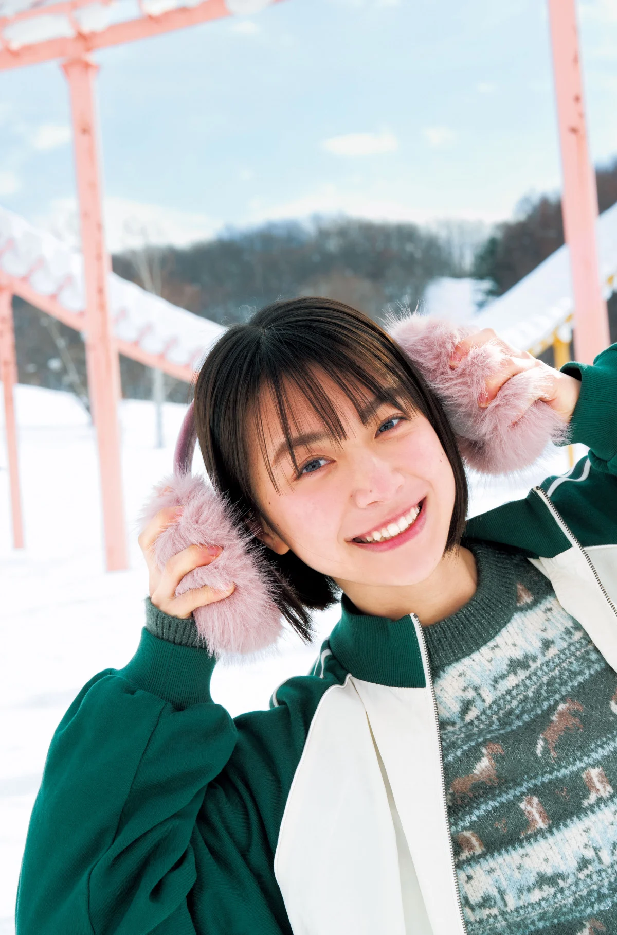 Yumia Fujisaki 藤﨑ゆみあ, Young Jump 2025 No.13 (ヤングジャンプ 2025年13号)