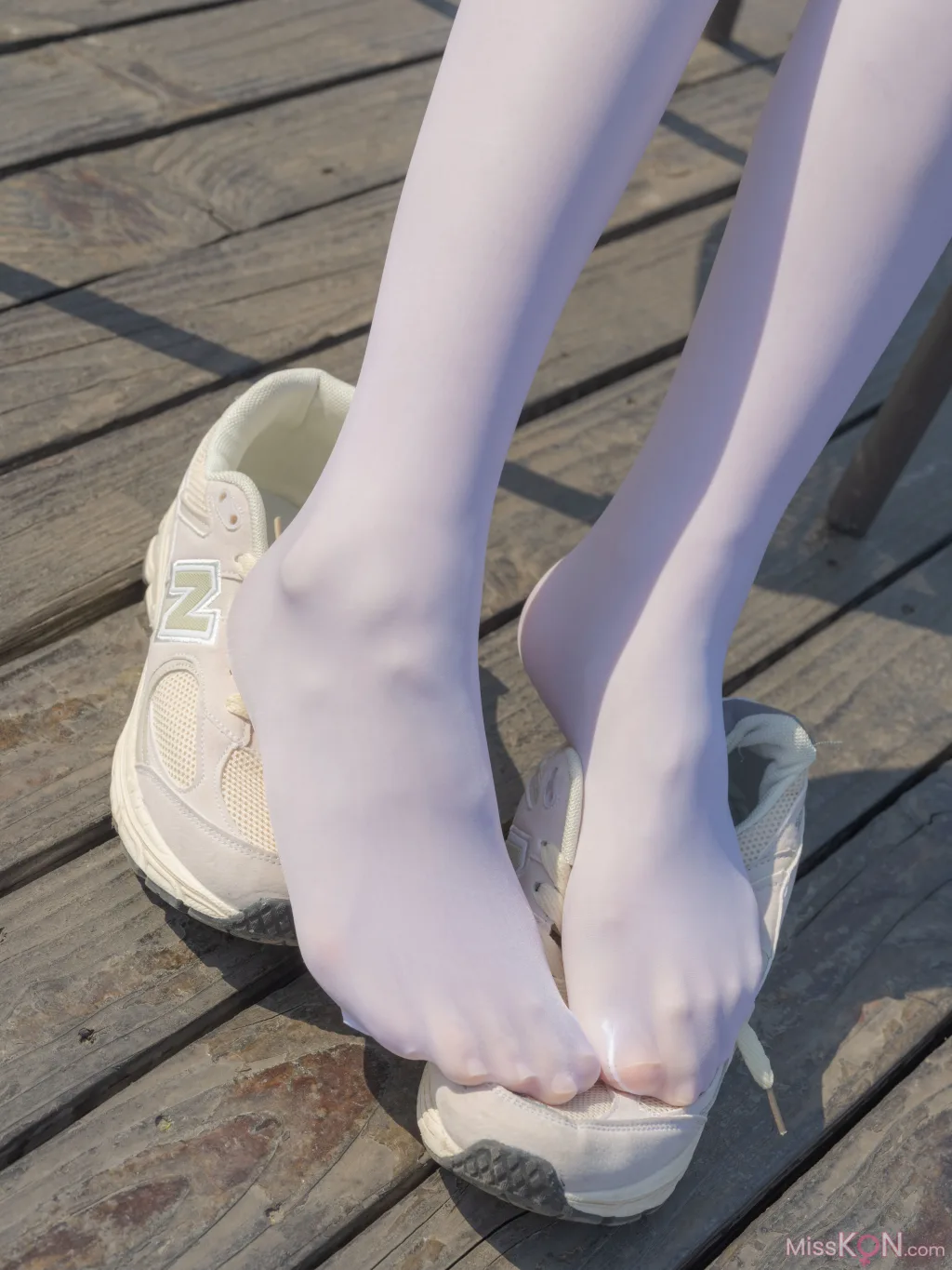 [森萝财团写真] 媛媛 试拍 15D超薄白丝