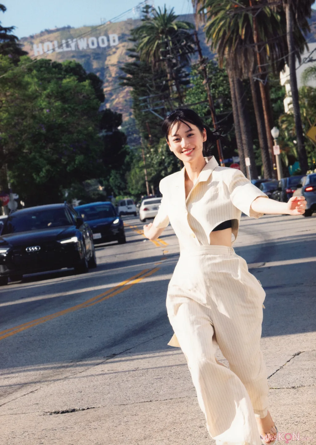 Mizuki Yamashita (山下美月)_ 乃木坂46 – 2nd写真集「ヒロイン」