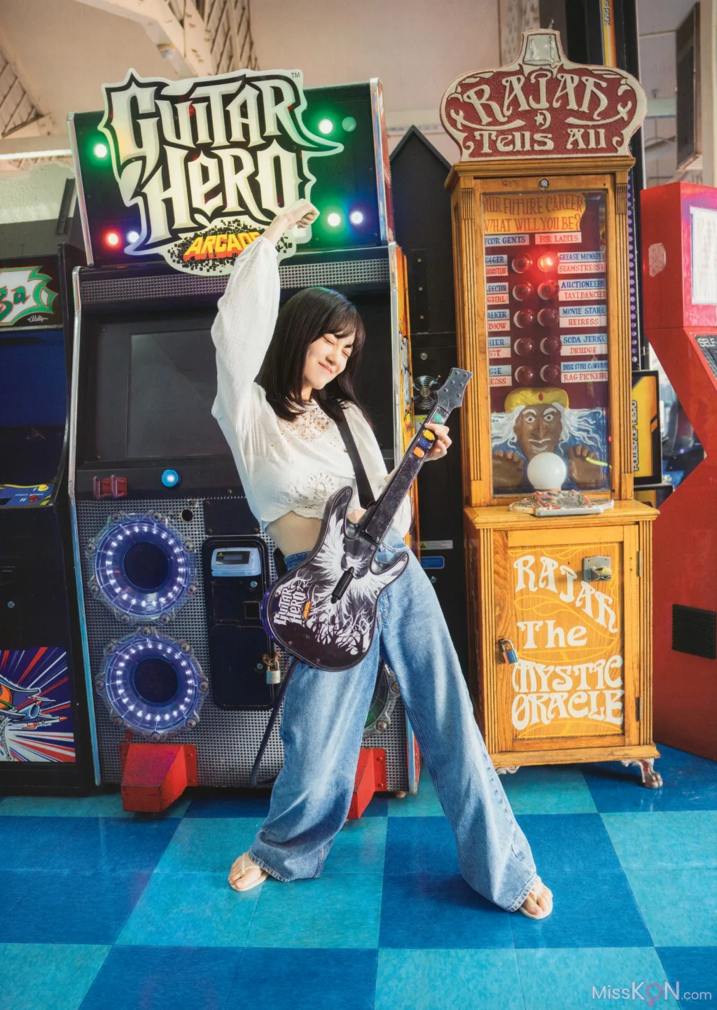Mizuki Yamashita (山下美月)_ 乃木坂46 – 2nd写真集「ヒロイン」