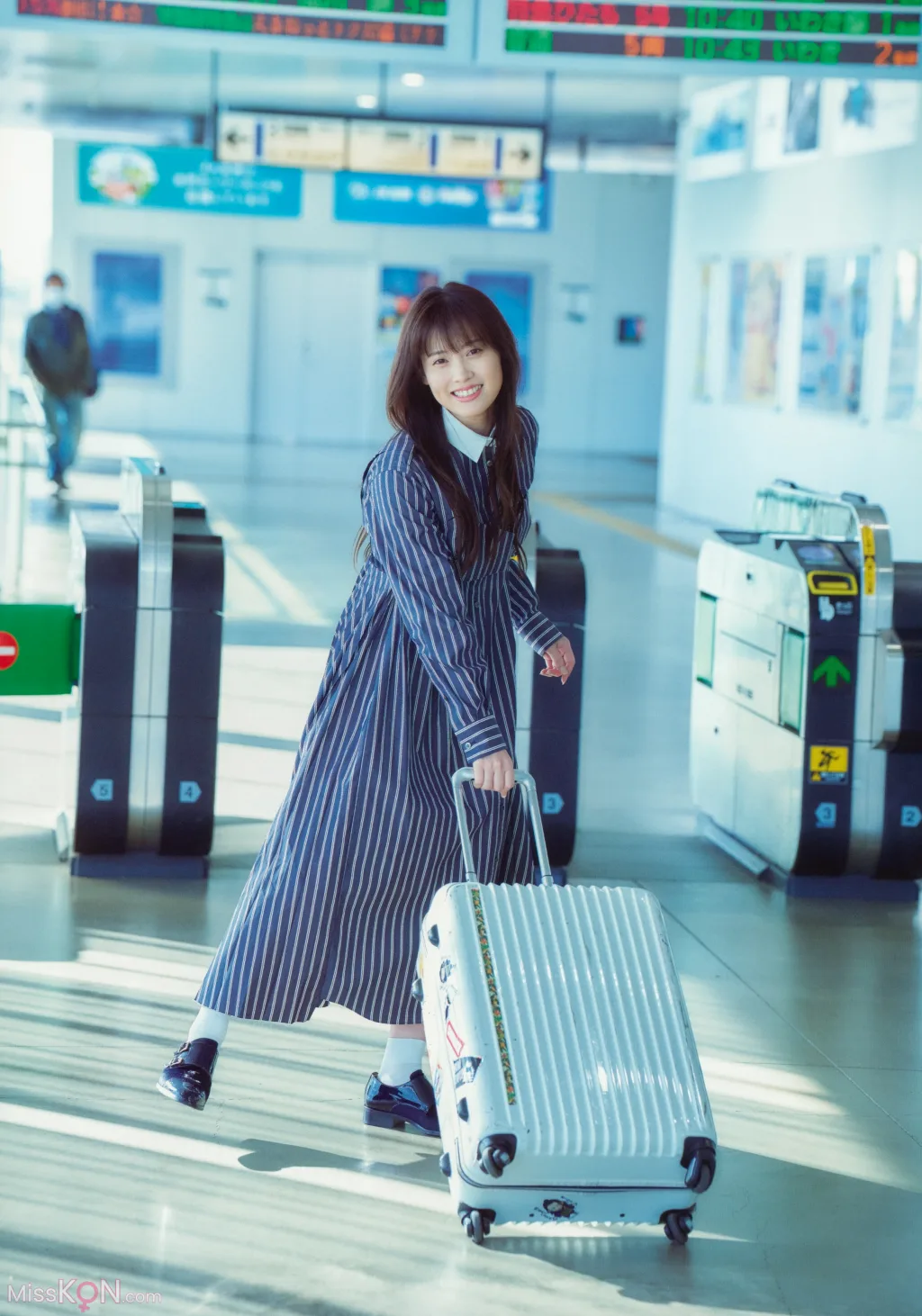 Rin Okabe (冈部麟)_ ファースト写真集「エスカルゴ」