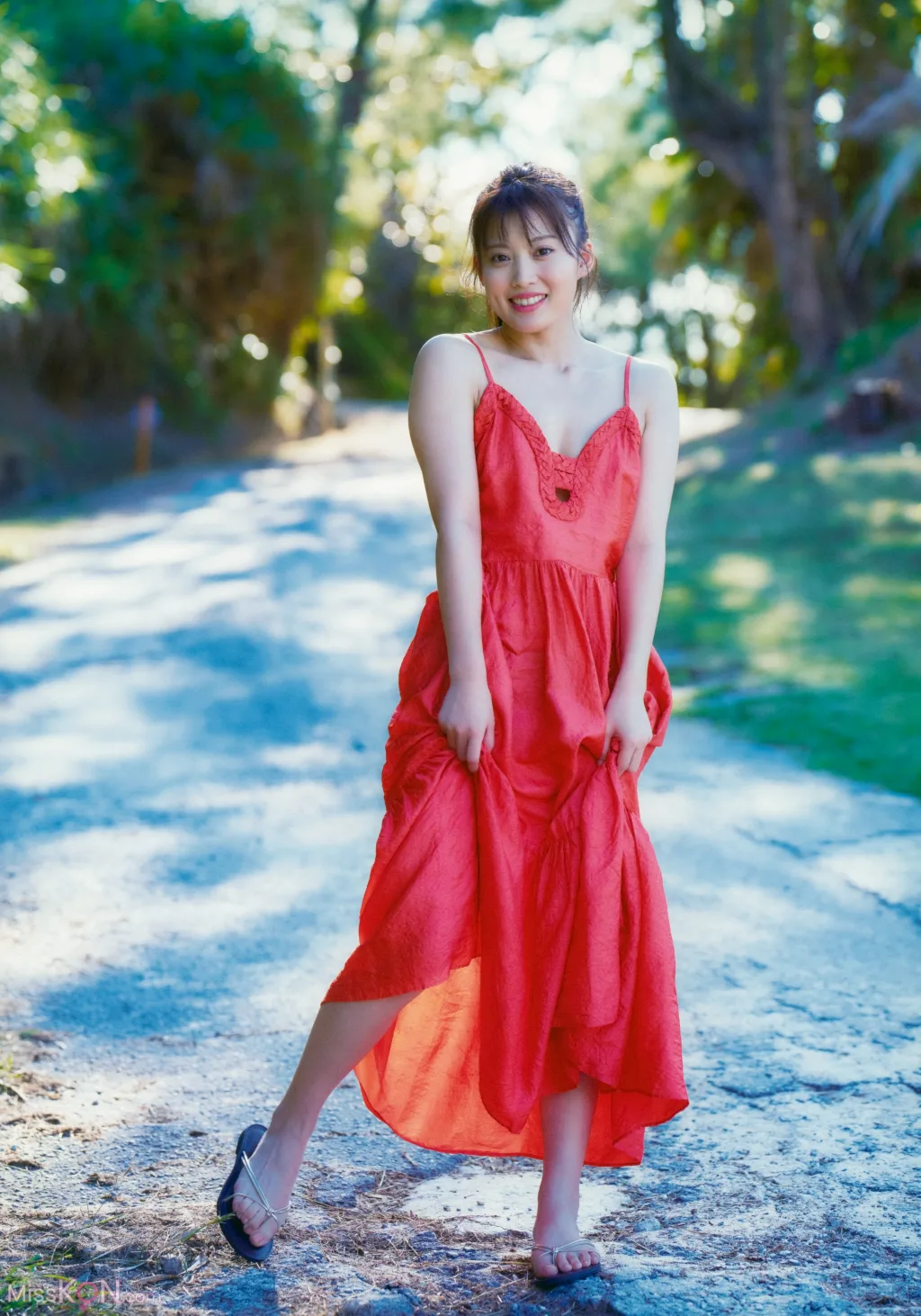 Rin Okabe (岡部麟)_ ファースト写真集「エスカルゴ」