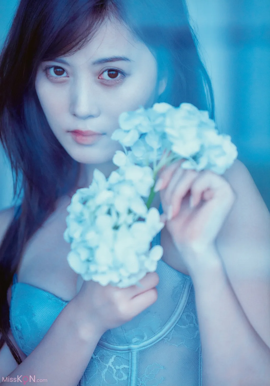 Rin Okabe (岡部麟)_ ファースト写真集「エスカルゴ」