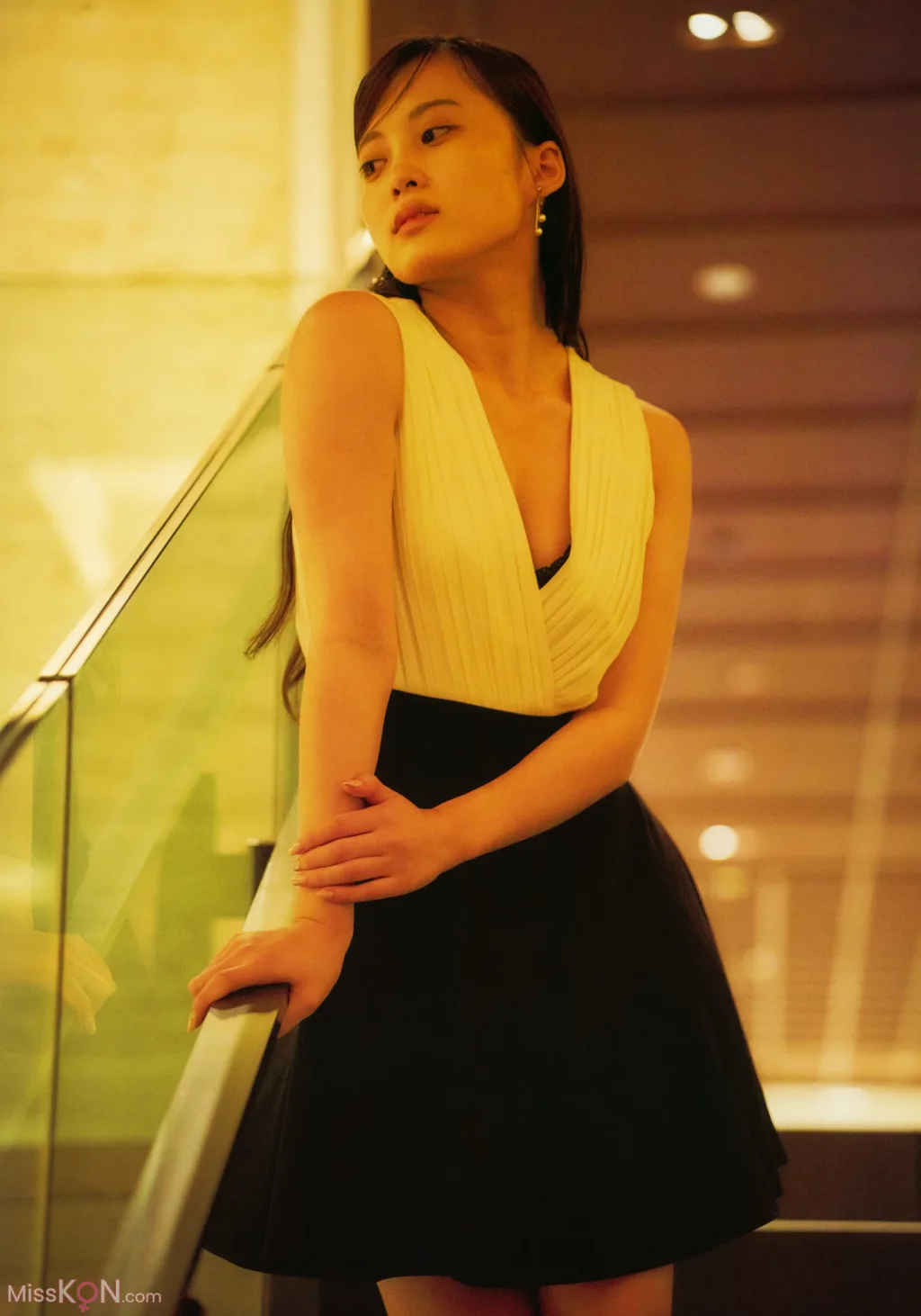Rin Okabe (岡部麟)_ ファースト写真集「エスカルゴ」