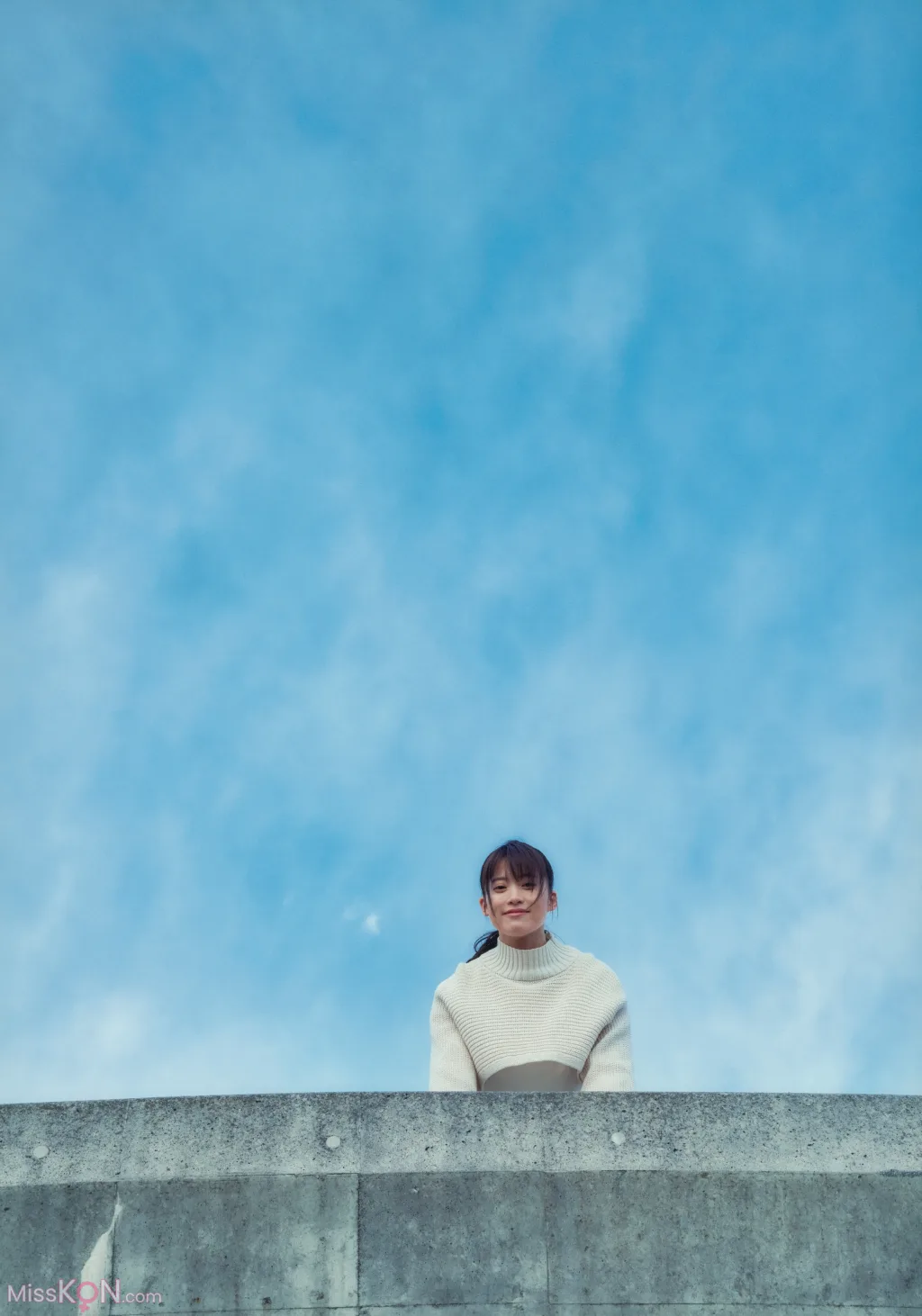 Rin Okabe (岡部麟)_ ファースト写真集「エスカルゴ」