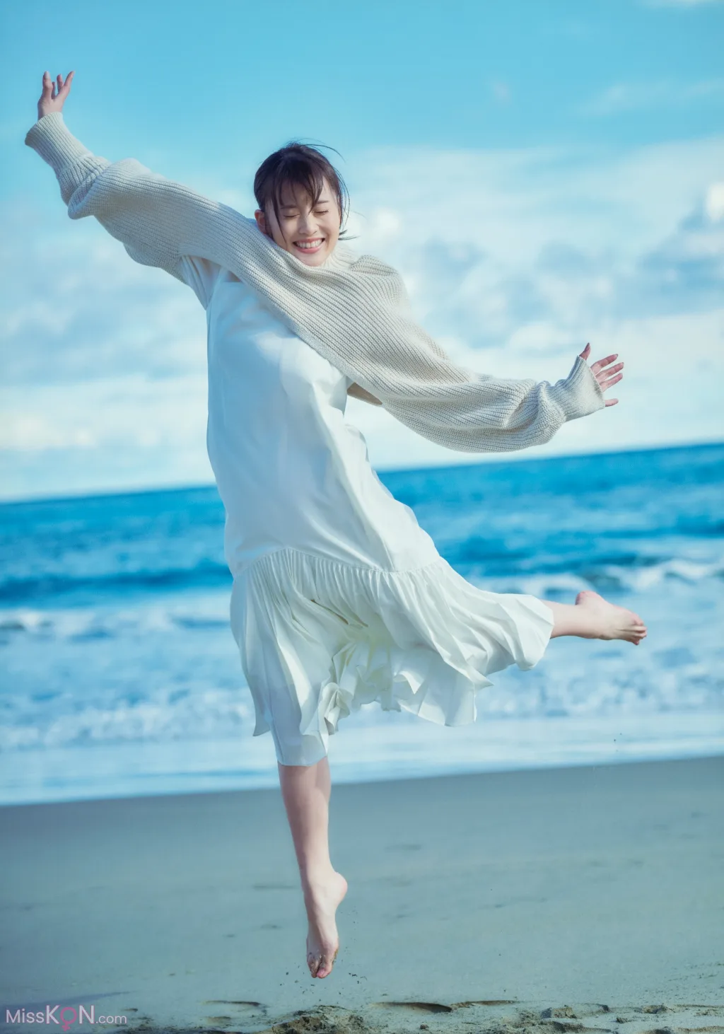 Rin Okabe (岡部麟)_ ファースト写真集「エスカルゴ」