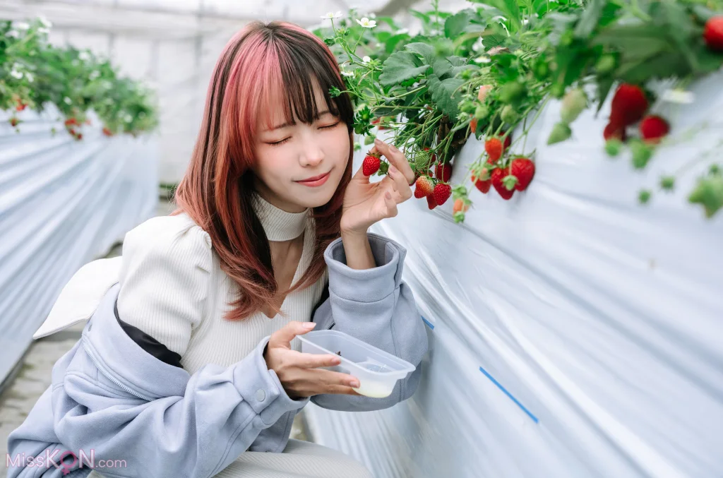 Coser@Ely_eee (ElyEE子)_ Strawberry Picking Date