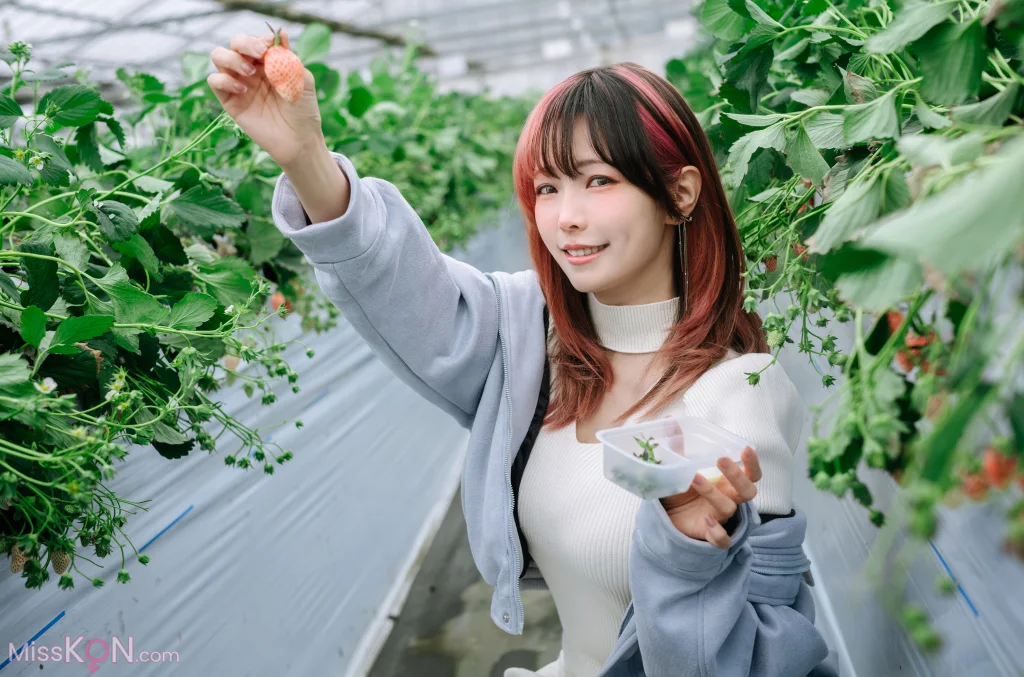 Coser@Ely_eee (ElyEE子)_ Strawberry Picking Date