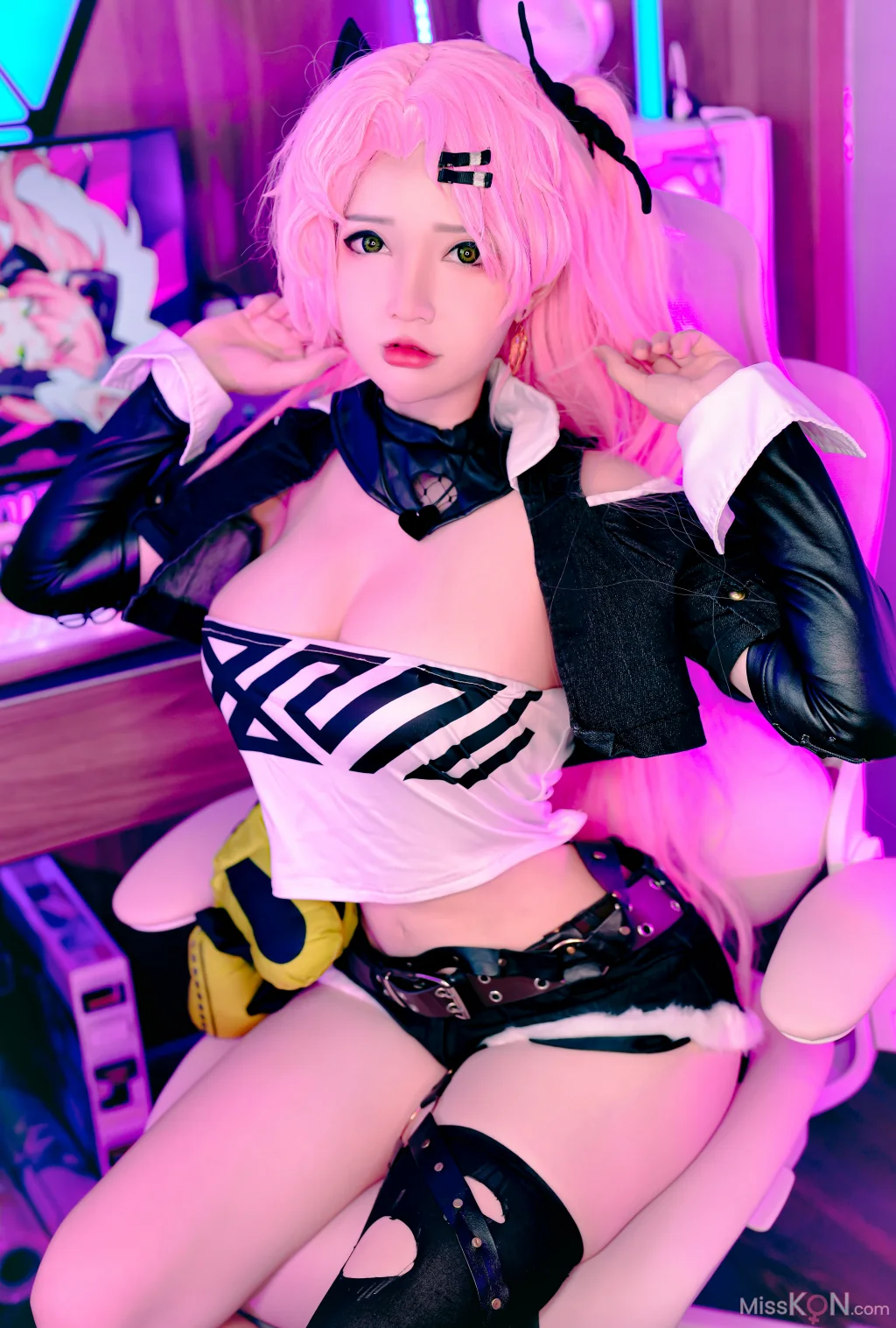 Coser@Potato Godzilla_ Nicole Zenless Zone Zero