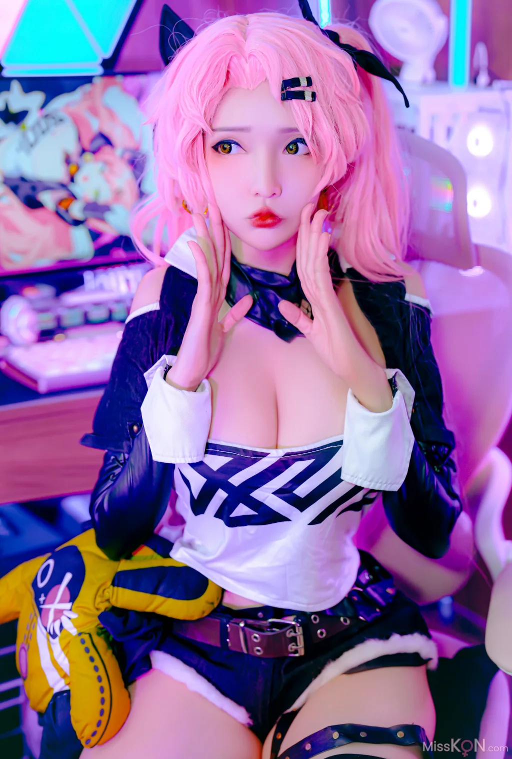 Coser@Potato Godzilla_ Nicole Zenless Zone Zero