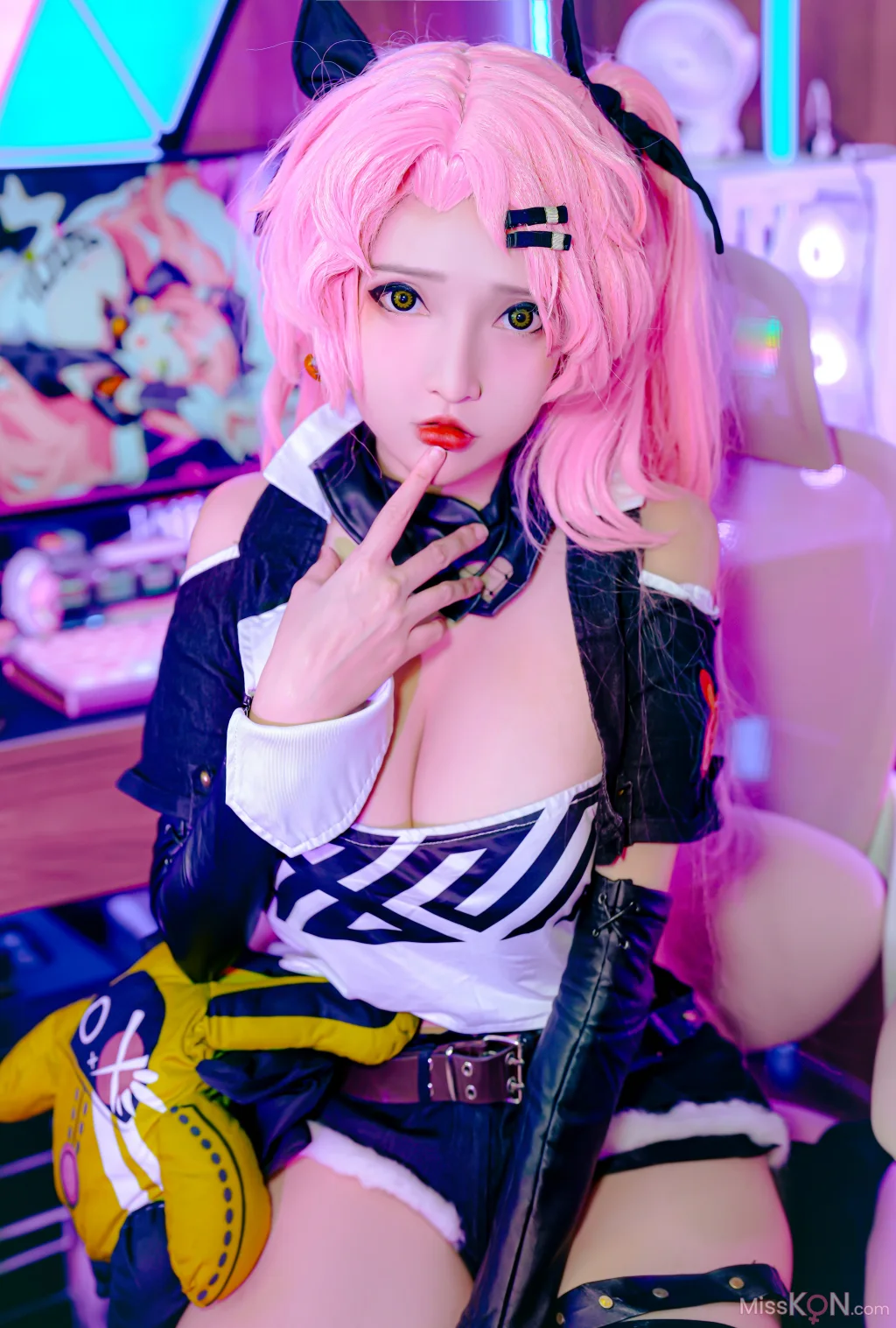 Coser@Potato Godzilla_ Nicole Zenless Zone Zero