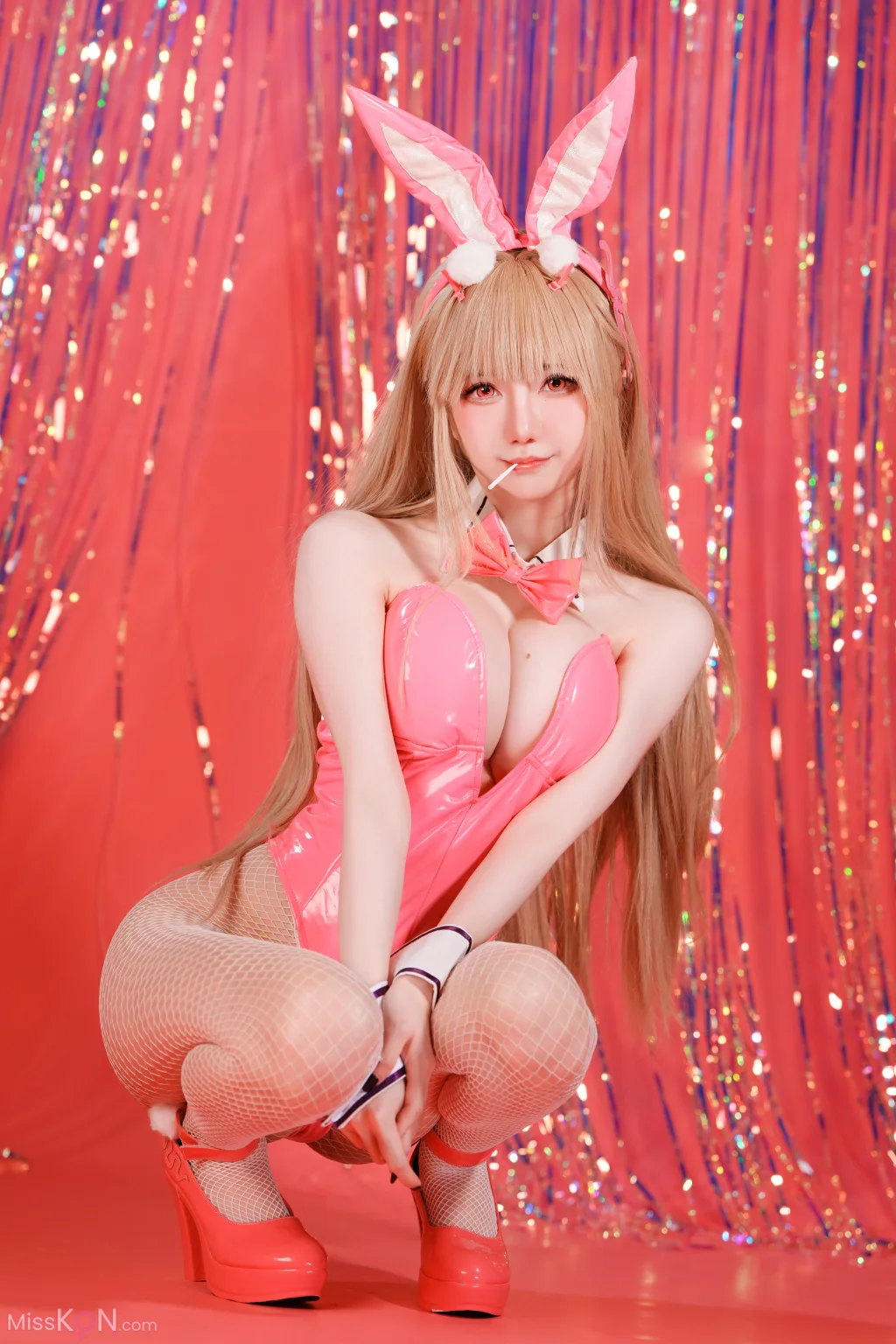 Coser@Sally多啦雪 (Sally Dorasnow)_ NIKKE Viper Bunny Girl