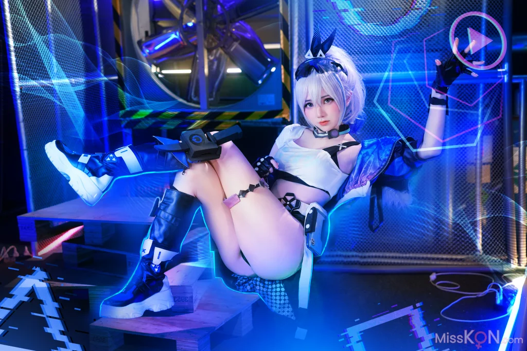 Coser@Sally多啦雪 (Sally Dorasnow)_ Silver Wolf