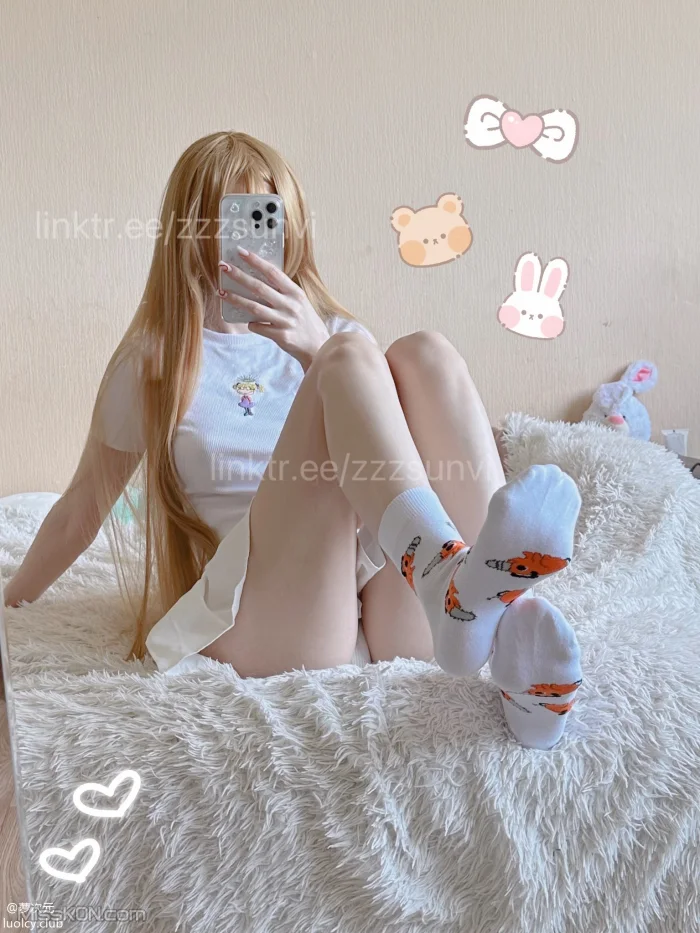 Coser@zzzsunvi_ 顶级Cos白虎萝莉美女 治愈系少女的温馨日常