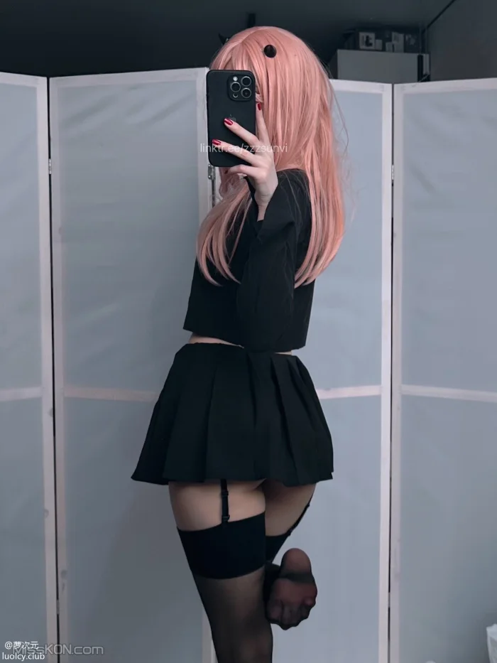 Coser@zzzsunvi_ 顶级Cos白虎萝莉美女 治愈系少女的温馨日常