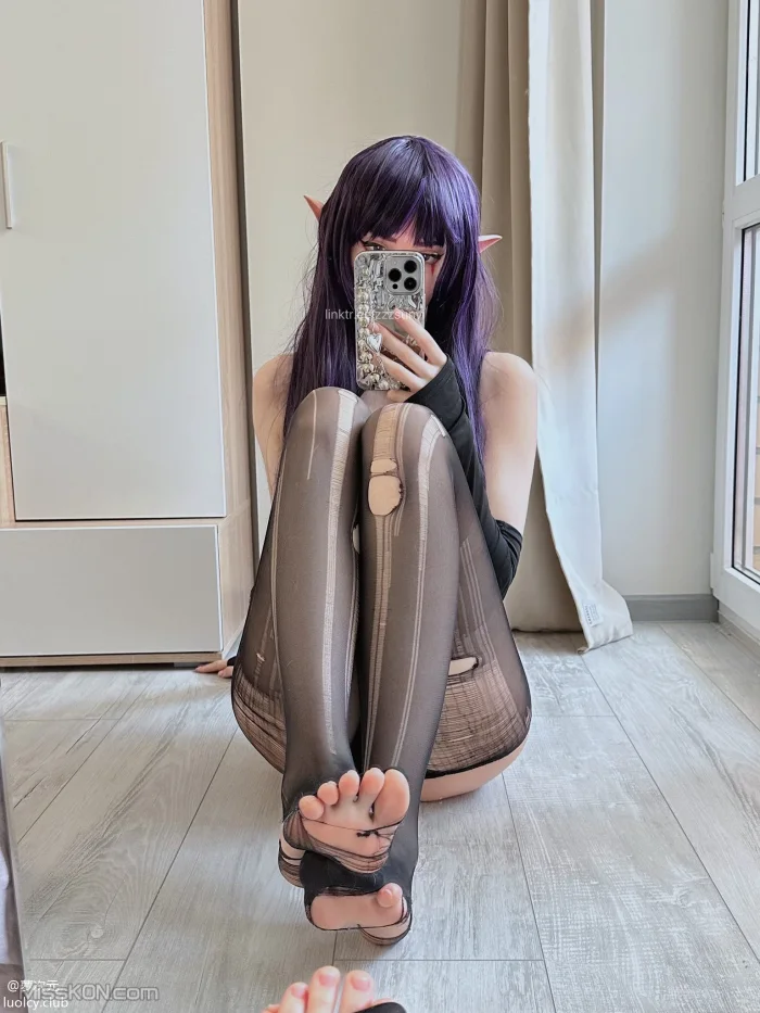 Coser@zzzsunvi_ 顶级Cos白虎萝莉美女 治愈系少女的温馨日常