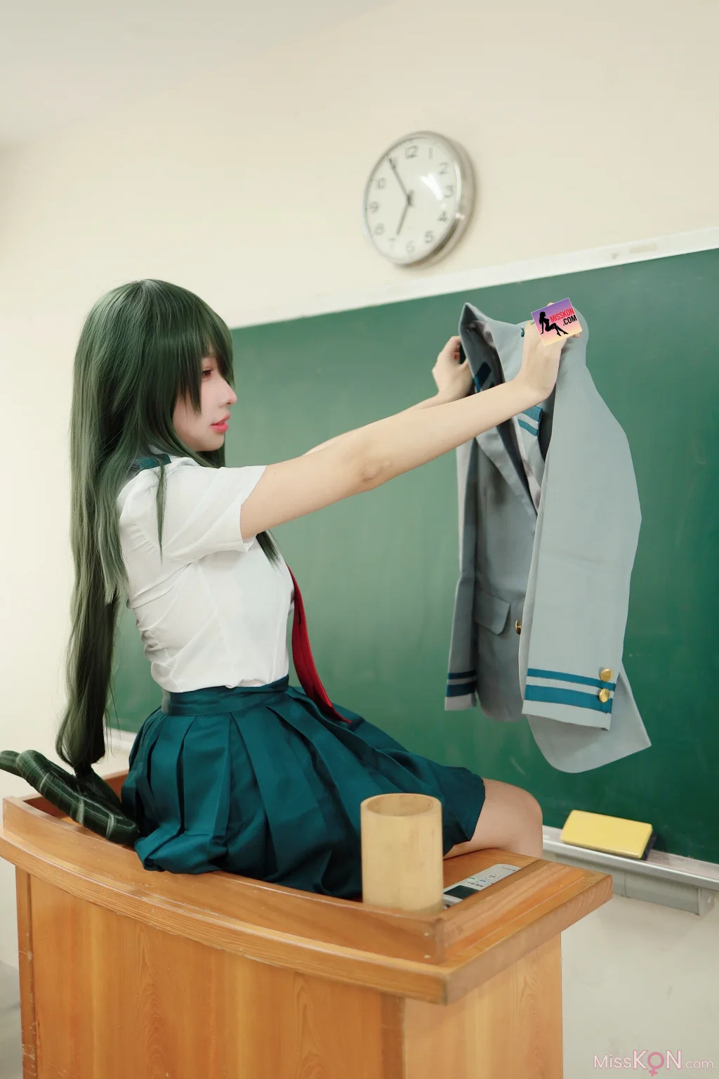 Coser@慕慕Momo_ 學生服 [自慰+啪啪]