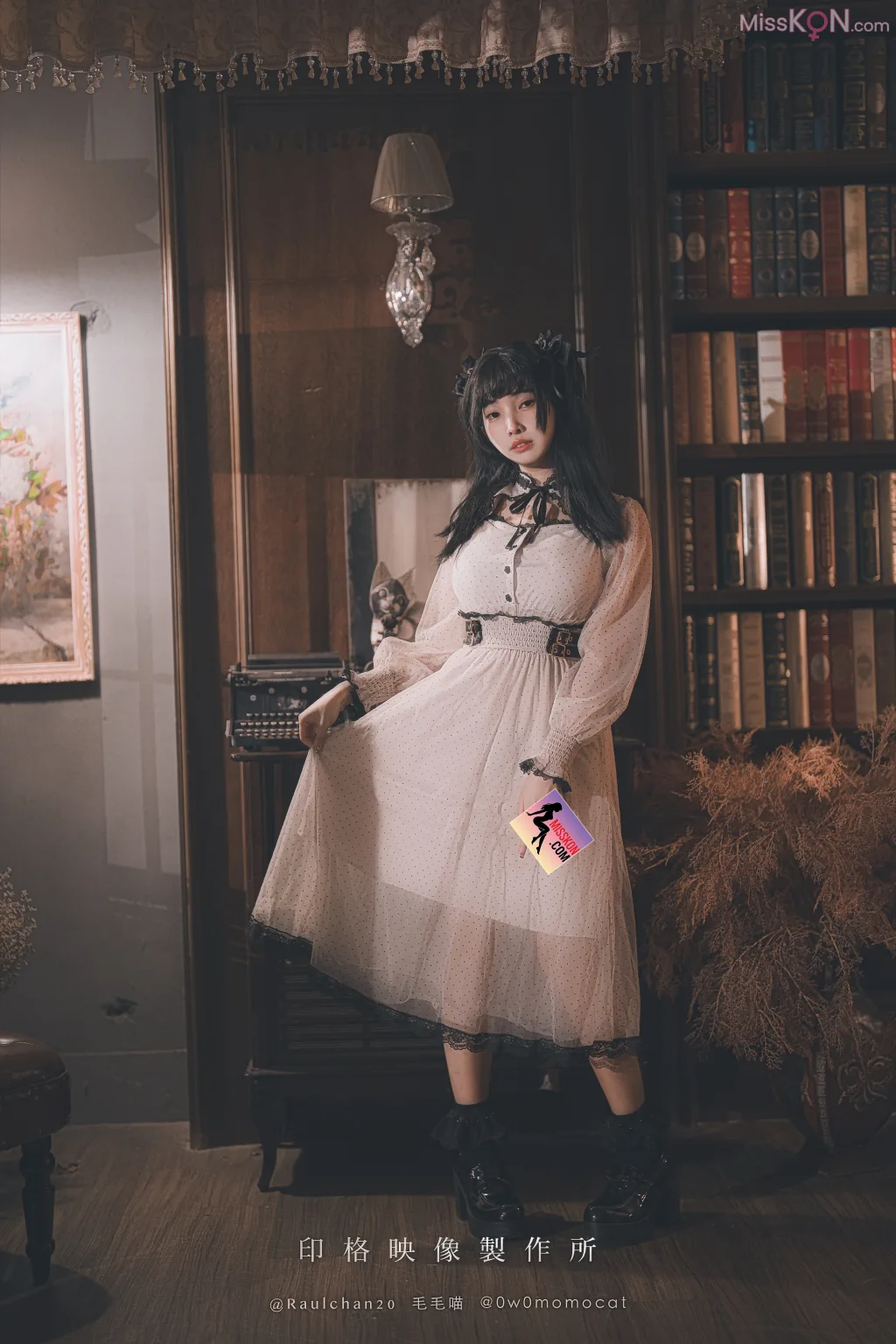 Coser@慕慕Momo_ 玩偶女孩