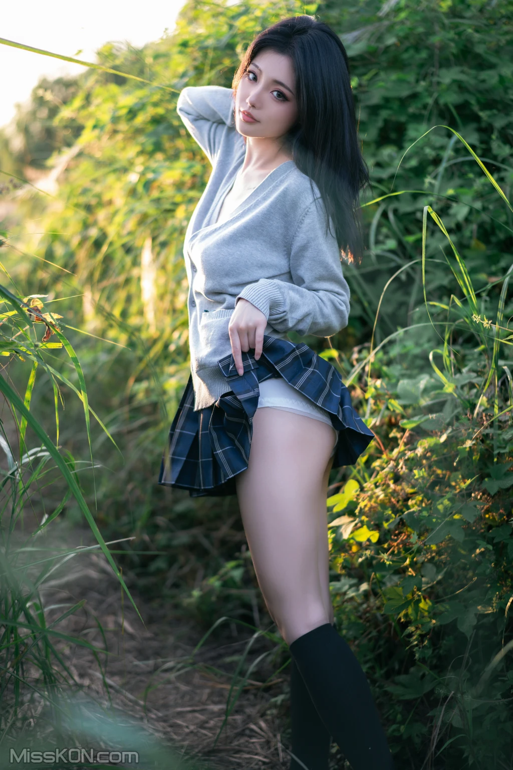 Coser@桃良阿宅_ 外出JK
