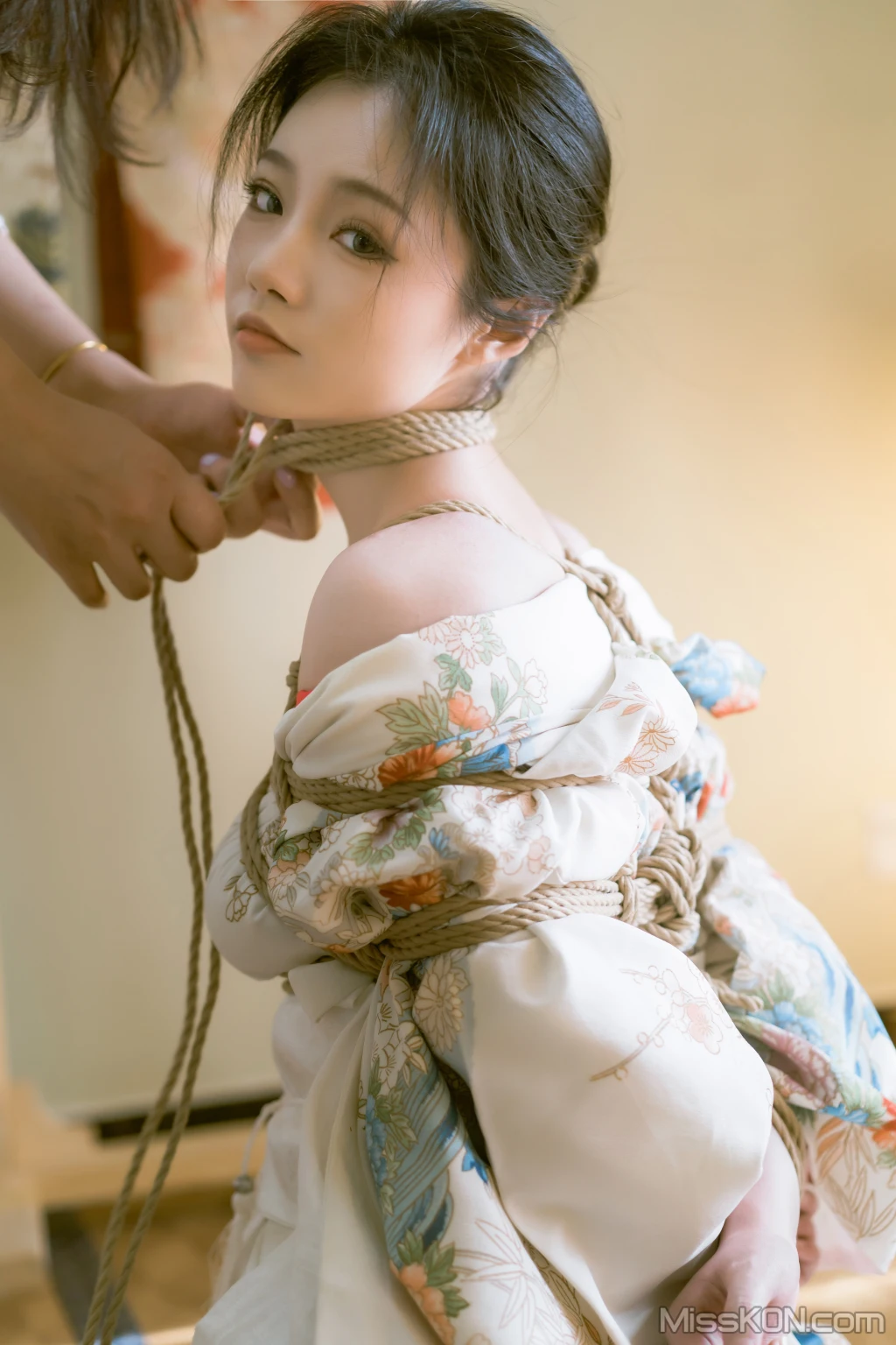 Coser@桃良阿宅_ 紧缚