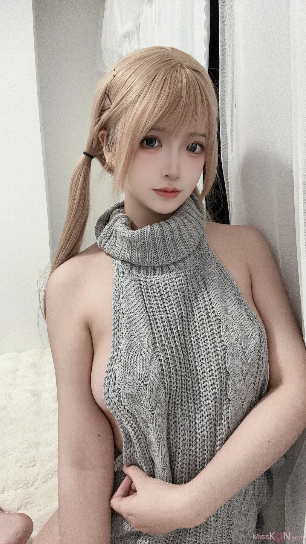 Coser@疯猫ss_ 露背毛衣