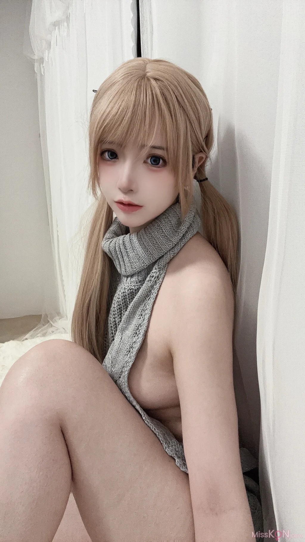 Coser@疯猫ss_ 露背毛衣