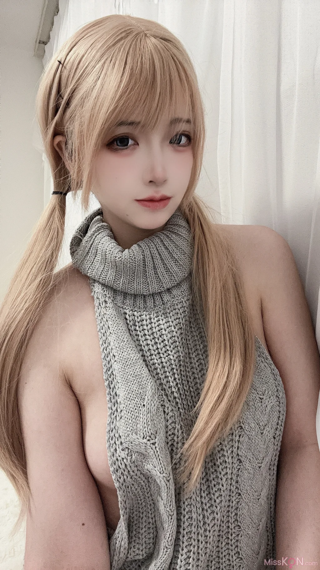 Coser@疯猫ss_ 露背毛衣
