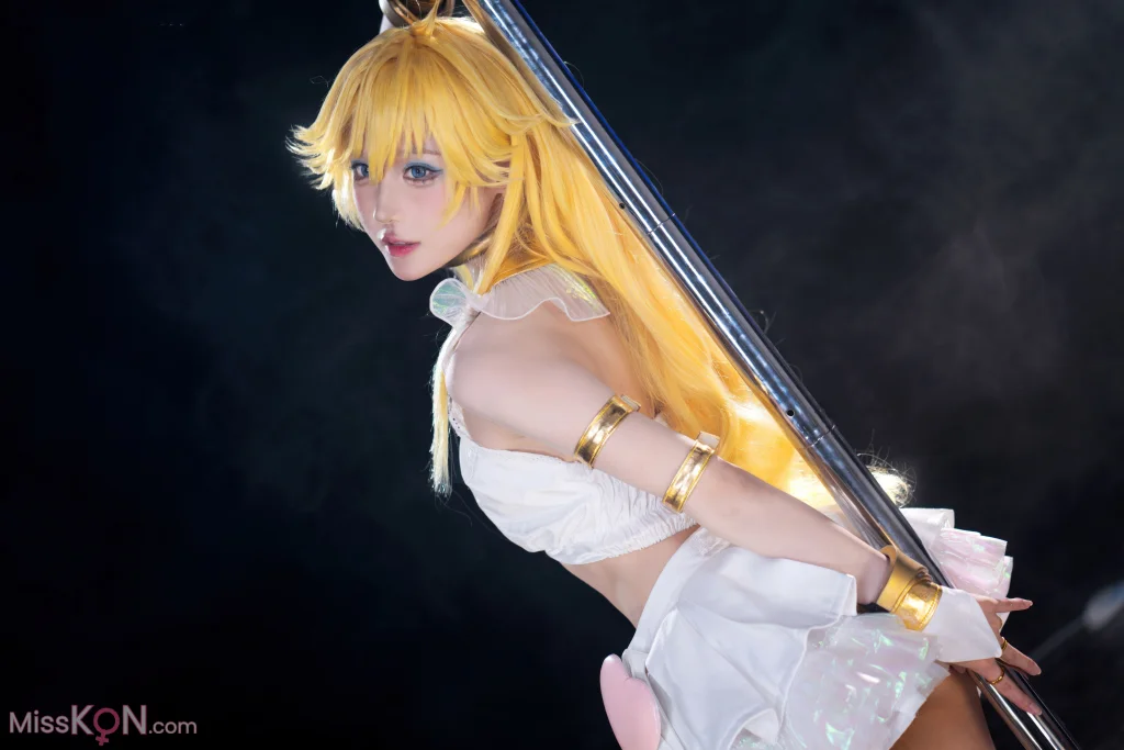 Coser@阿包也是兔娘 & 苏苏苏Sofia_ 吊带袜天使