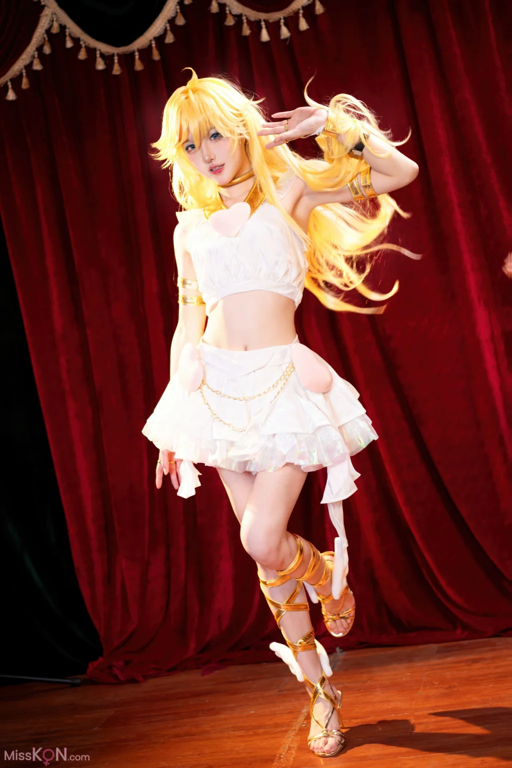 Coser@阿包也是兔娘 & 苏苏苏Sofia_ 吊带袜天使