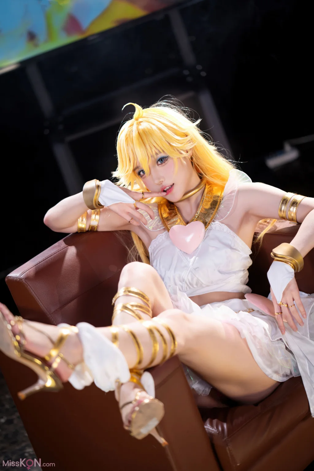 Coser@阿包也是兔娘 & 苏苏苏Sofia_ 吊带袜天使