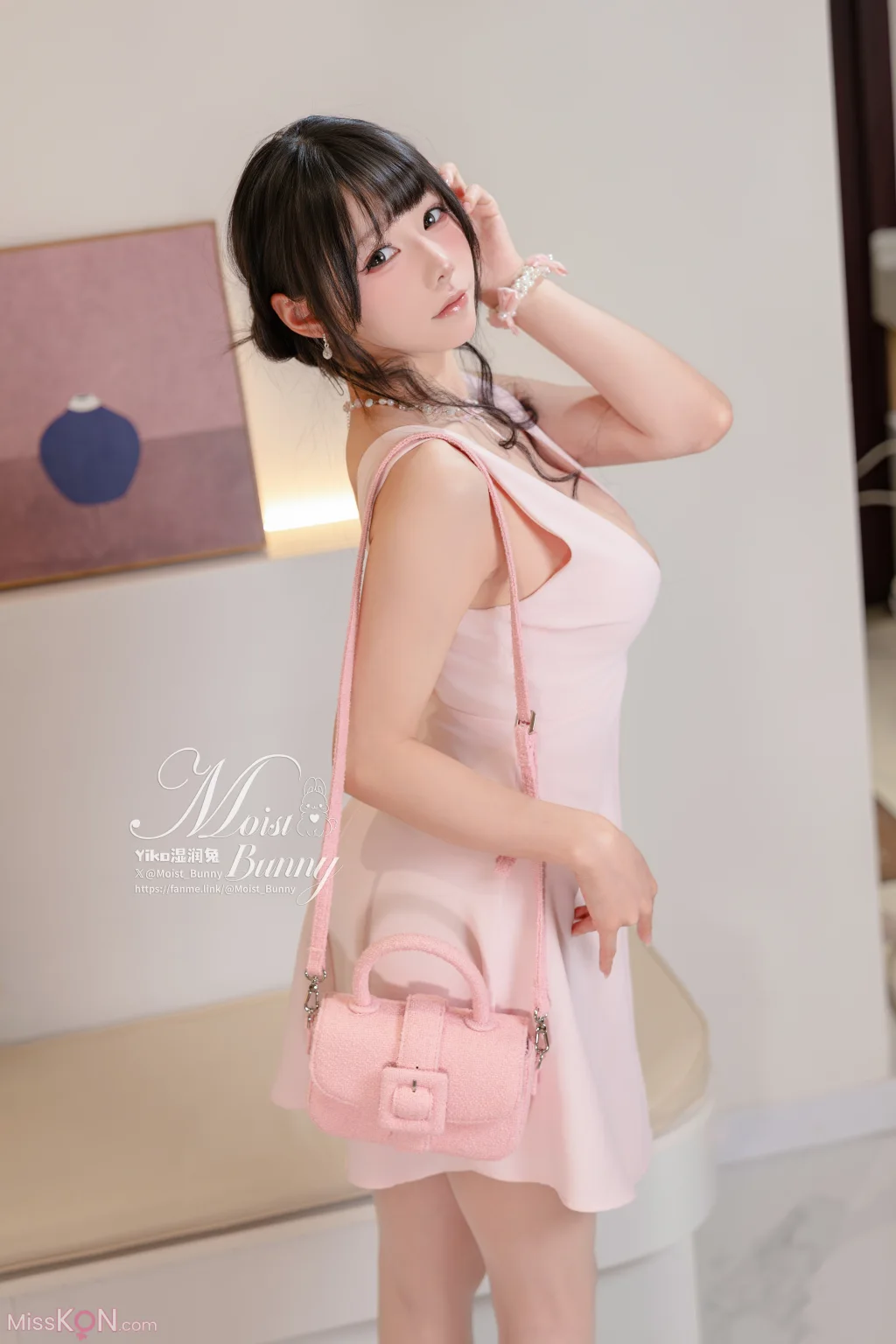 Coser@黏黏团子兔_ 04月作品『决胜内衣』 脸红的思春期