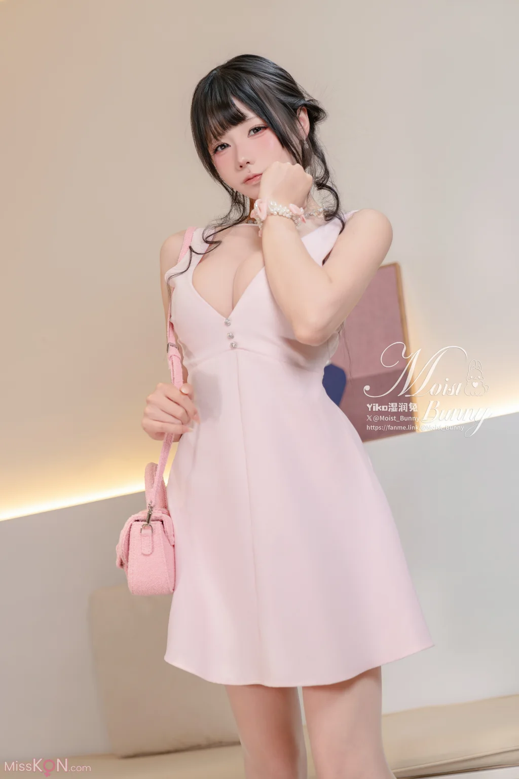Coser@黏黏团子兔_ 04月作品『决胜内衣』 脸红的思春期