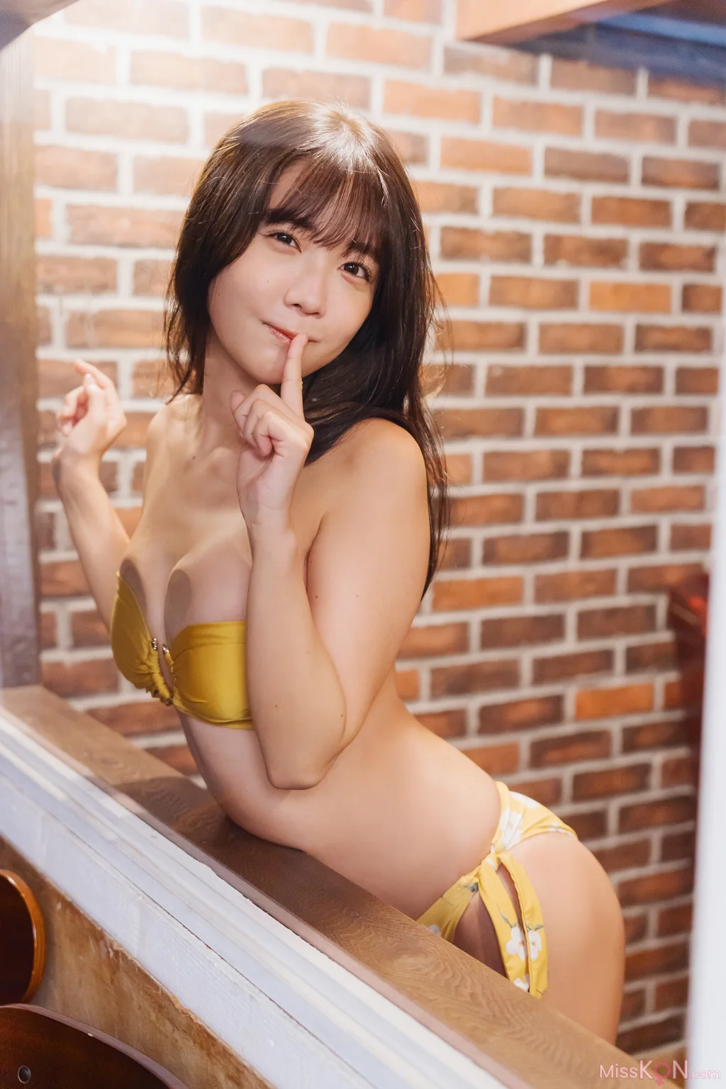 Amau Kisumi (天羽希纯)_ こっち见ていいよ