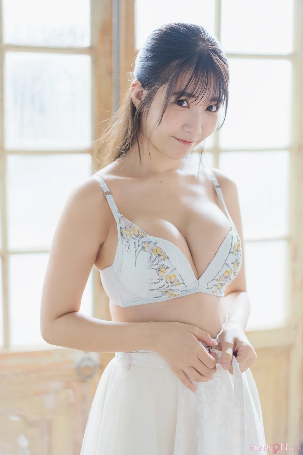 Amau Kisumi (天羽希純)_ こっち見ていいよ