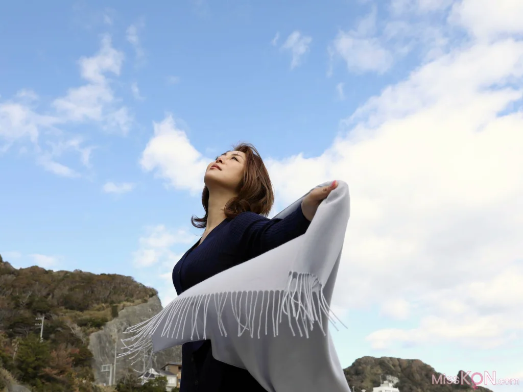 Atsuko Okamoto (岡元あつこ)_ ギュッと抱きしめて