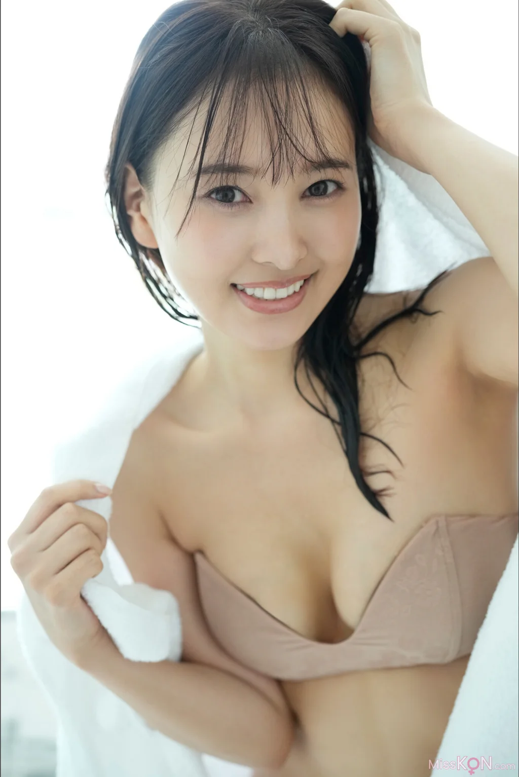 Haruka Kodama (兒玉遙)_ スイートルームで艶めいて