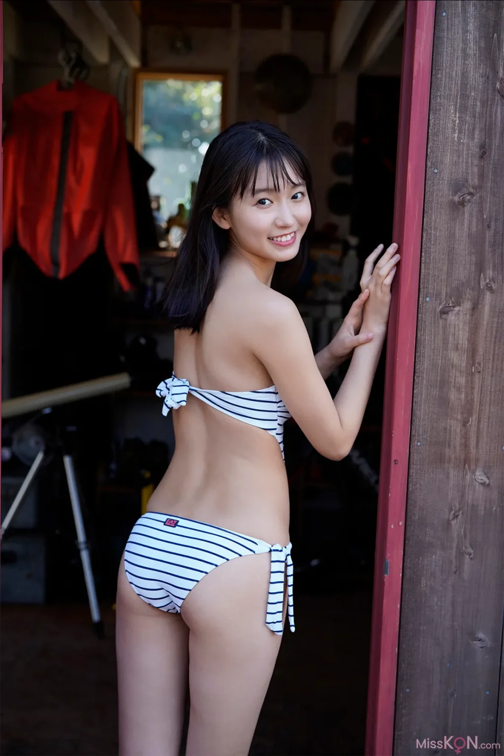 Shida Nene (志田音々)_ 癒やしの純潔ビキニ