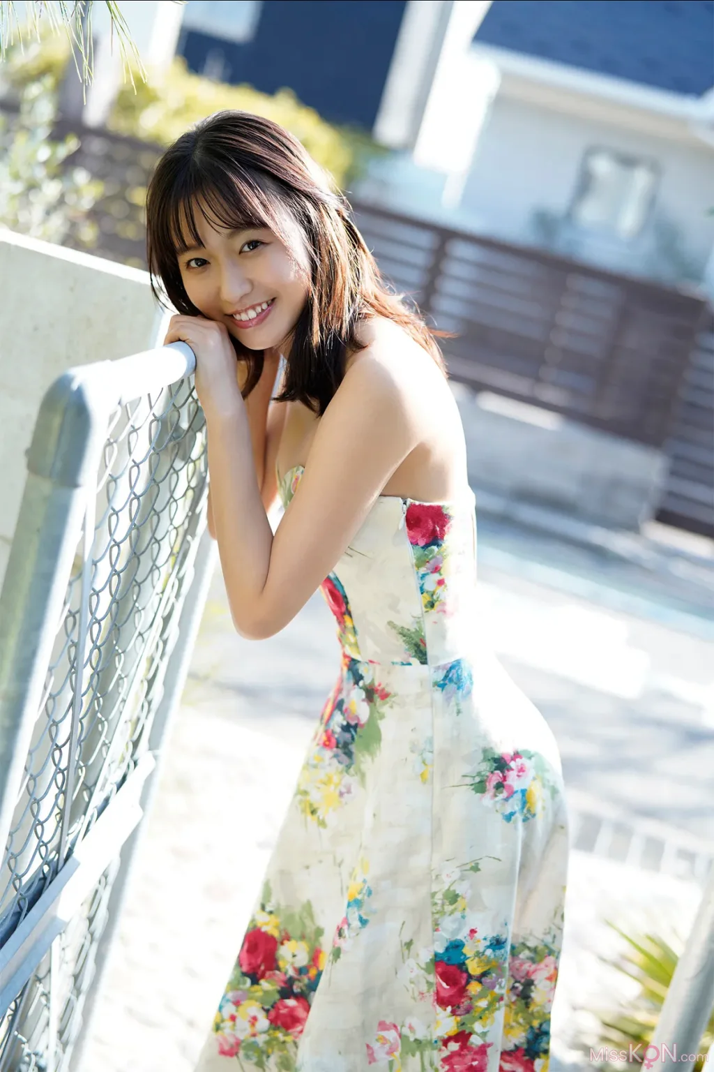Shida Nene (志田音々)_ 癒やしの純潔ビキニ