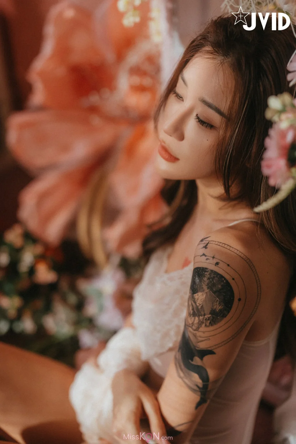 [JVID] Lara 雙囍_ 獨留的時光 與雙囍纏綿在浪漫花房的情緒與身體交流
