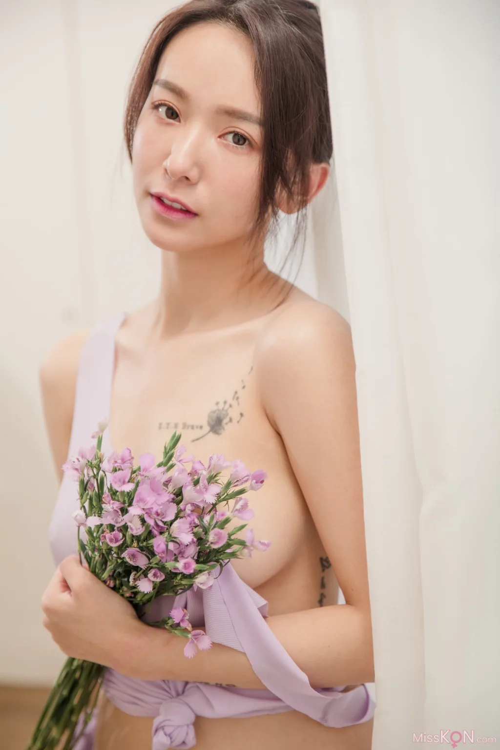 Kimi Chang (禾羽)_ 雙人寫真弓長牙佳涵+香