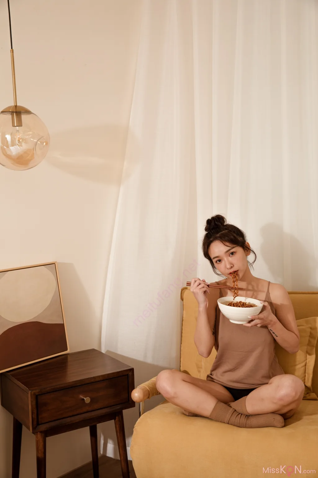 Kimi Chang (禾羽)_ 雙人寫真弓長牙佳涵+香