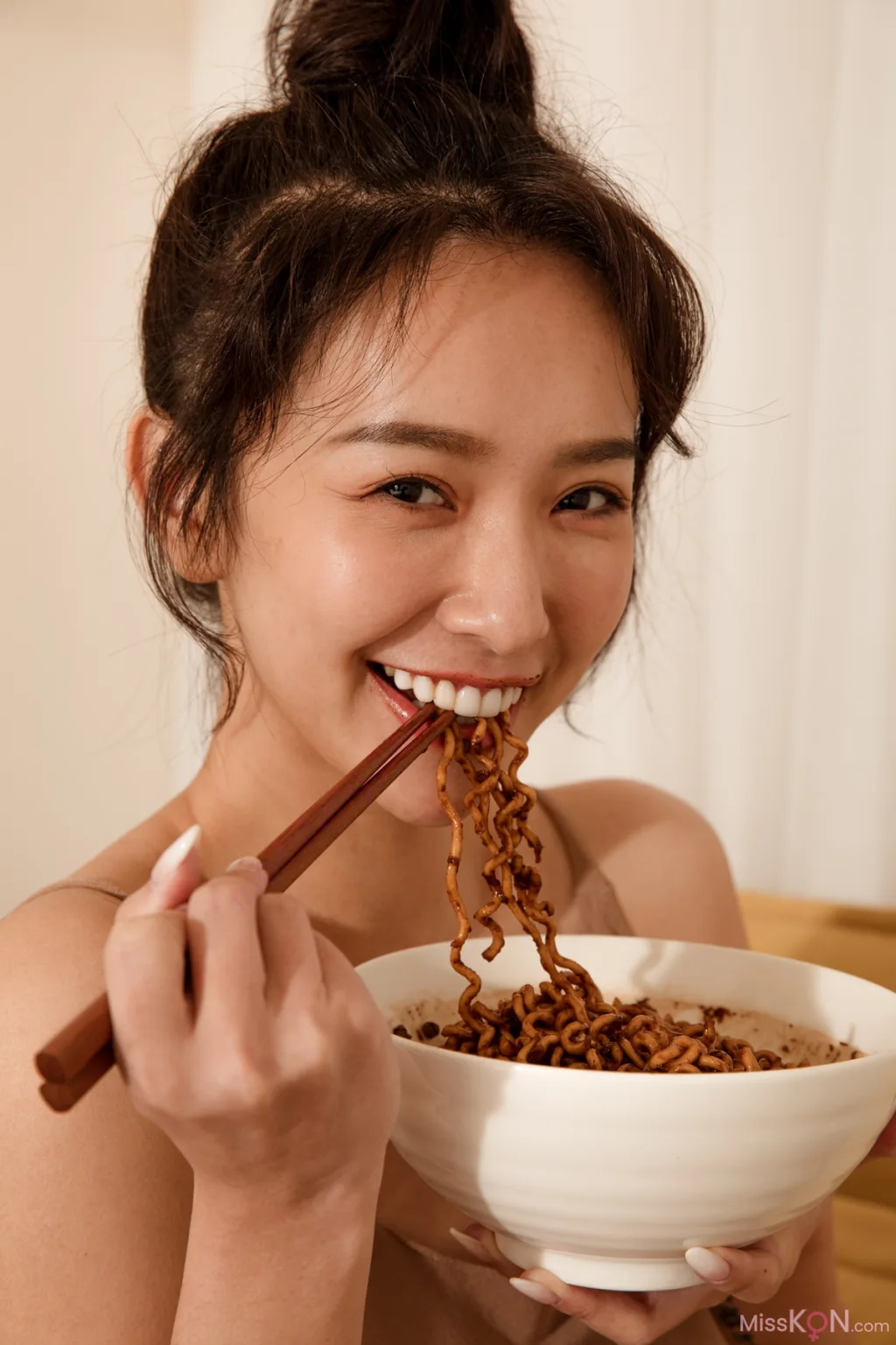 Kimi Chang (禾羽)_ 雙人寫真弓長牙佳涵+香